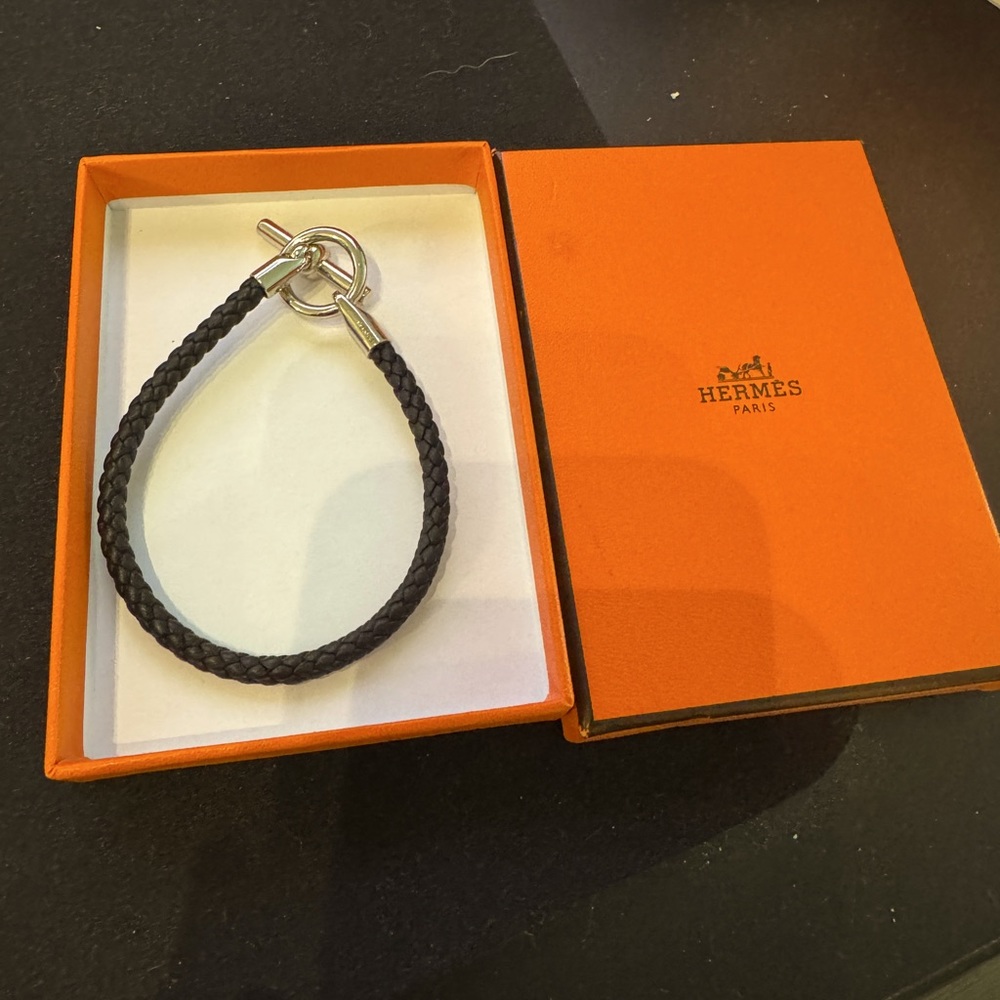 Authentic hermes. Men bracelet size T5